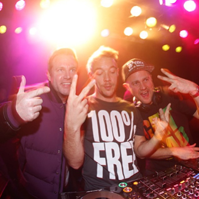 Chris Stallion sammen med Diplo under et live-show
